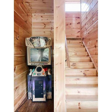 Splash Of Moonshine -Heated Indoor Pool, Hot Tub, Arcade Game Room Піджен-Фордж Екстер'єр фото