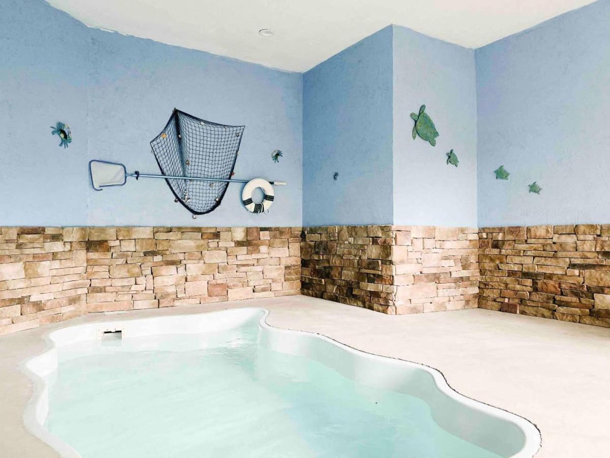 Splash Of Moonshine -Heated Indoor Pool, Hot Tub, Arcade Game Room Піджен-Фордж Екстер'єр фото