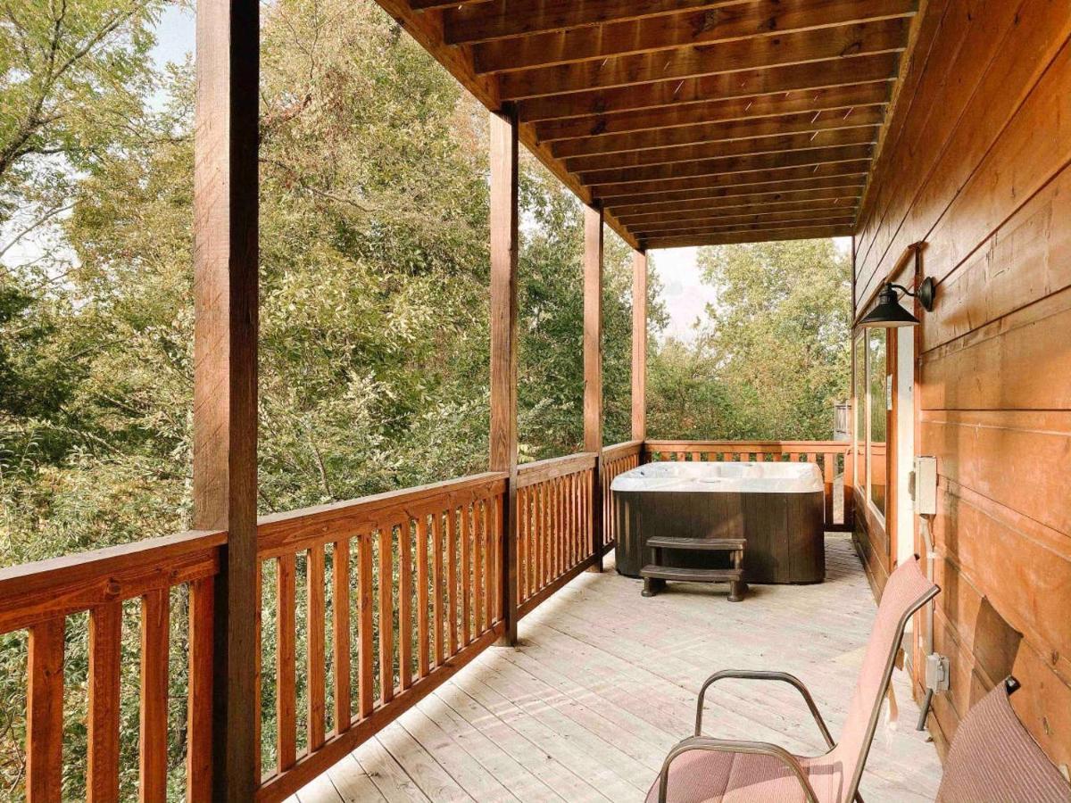 Splash Of Moonshine -Heated Indoor Pool, Hot Tub, Arcade Game Room Піджен-Фордж Екстер'єр фото