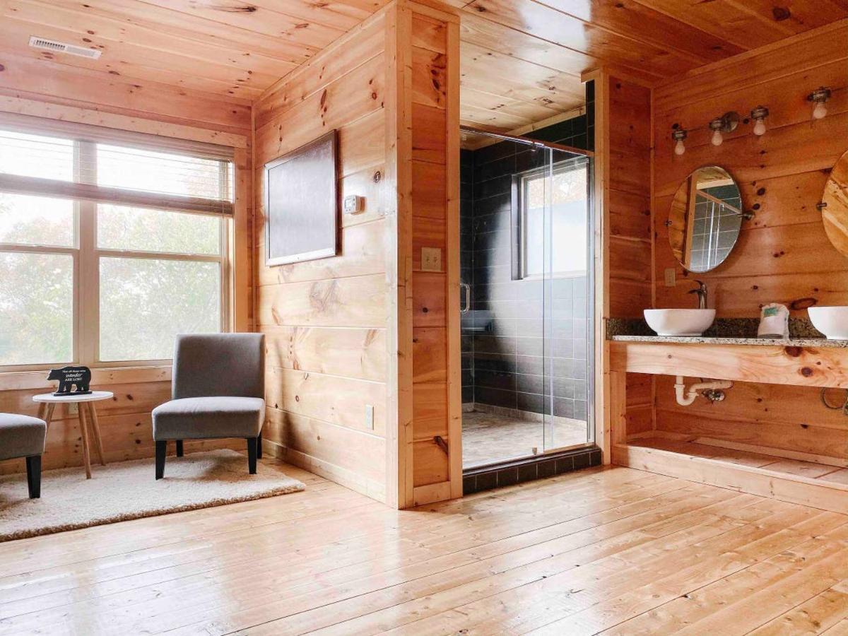 Splash Of Moonshine -Heated Indoor Pool, Hot Tub, Arcade Game Room Піджен-Фордж Екстер'єр фото