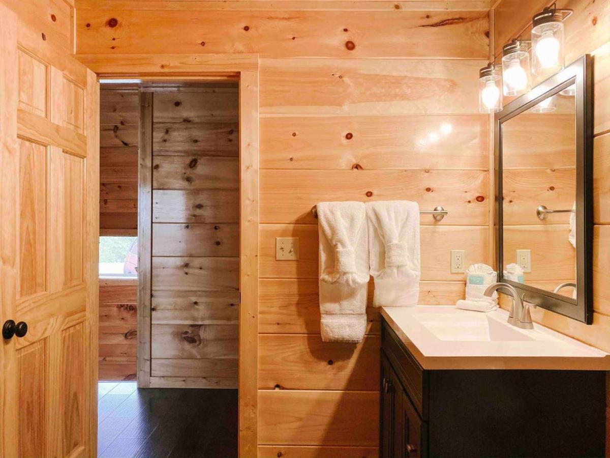 Splash Of Moonshine -Heated Indoor Pool, Hot Tub, Arcade Game Room Піджен-Фордж Екстер'єр фото