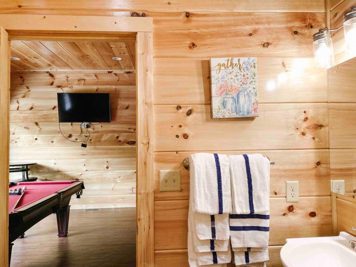 Splash Of Moonshine -Heated Indoor Pool, Hot Tub, Arcade Game Room Піджен-Фордж Екстер'єр фото